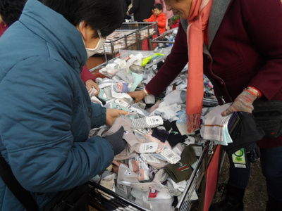 農(nóng)村大集 日用品價廉多樣，便攜生活好去處